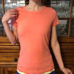 Like New Tommy Bahama Salmon Colored Tee